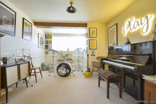 Additional Property Image 4 bedroom House for sale in Pershore 15