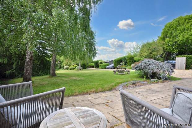 4 bedroom House for sale in Pershore
