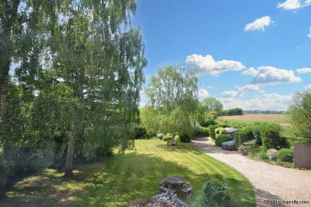 Additional Property Image 4 bedroom House for sale in Pershore 5