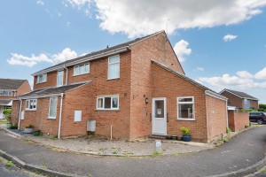 3 bedroom Semi Detached for sale in Tewkesbury