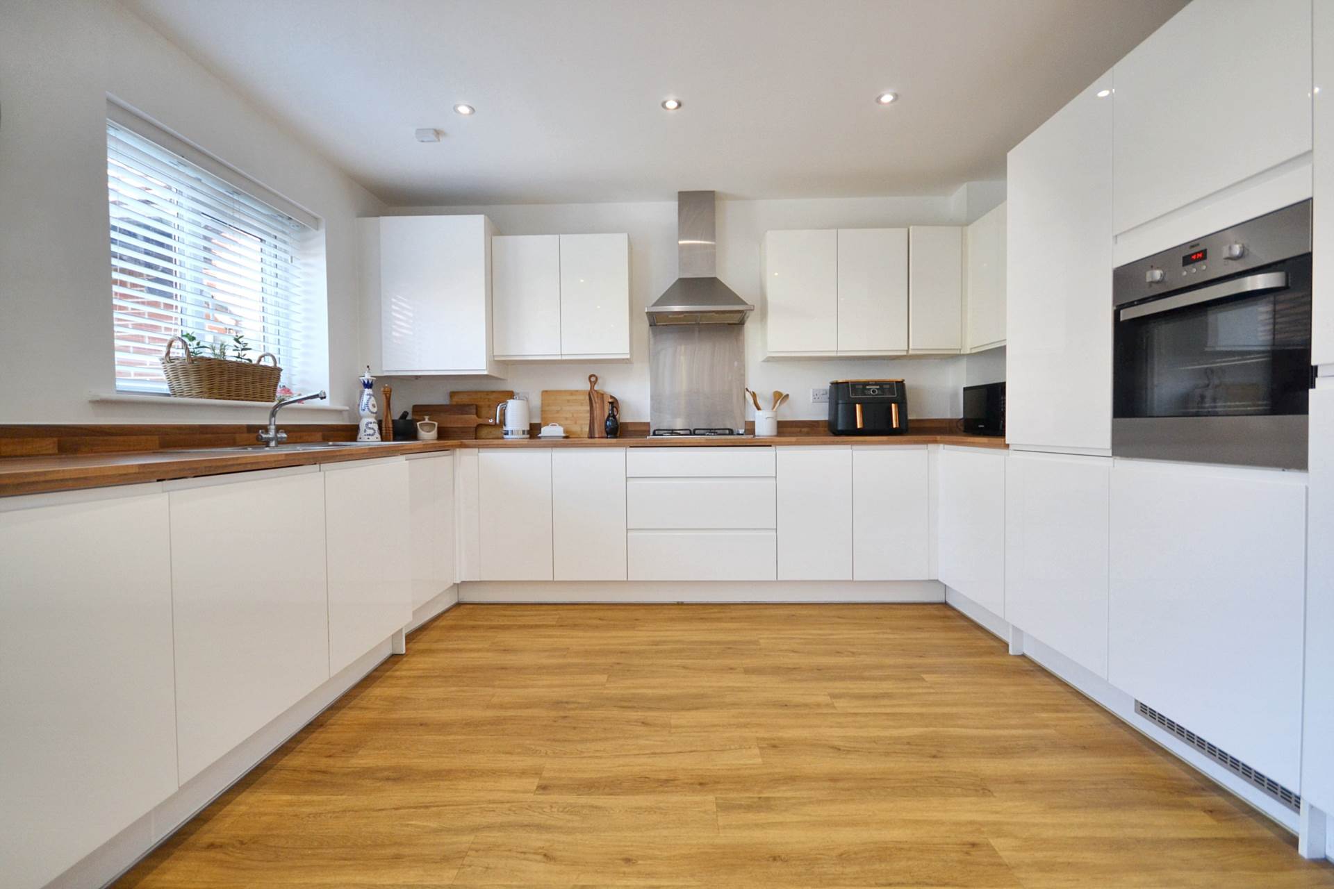 Additional Property Image 4 bedroom Detached for sale in Gloucester 7