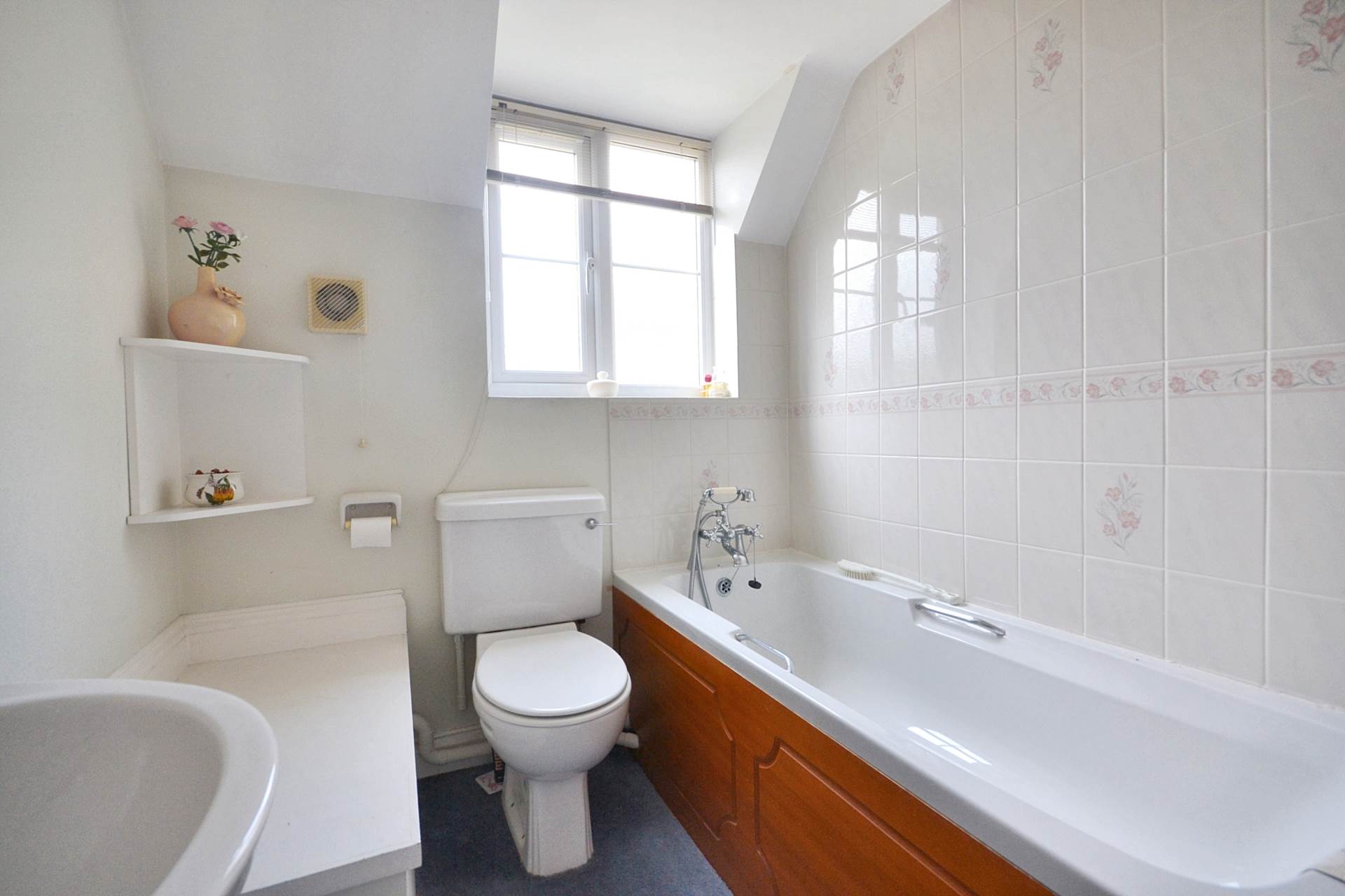 Additional Property Image 3 bedroom End of Terrace for sale in Broadway 12