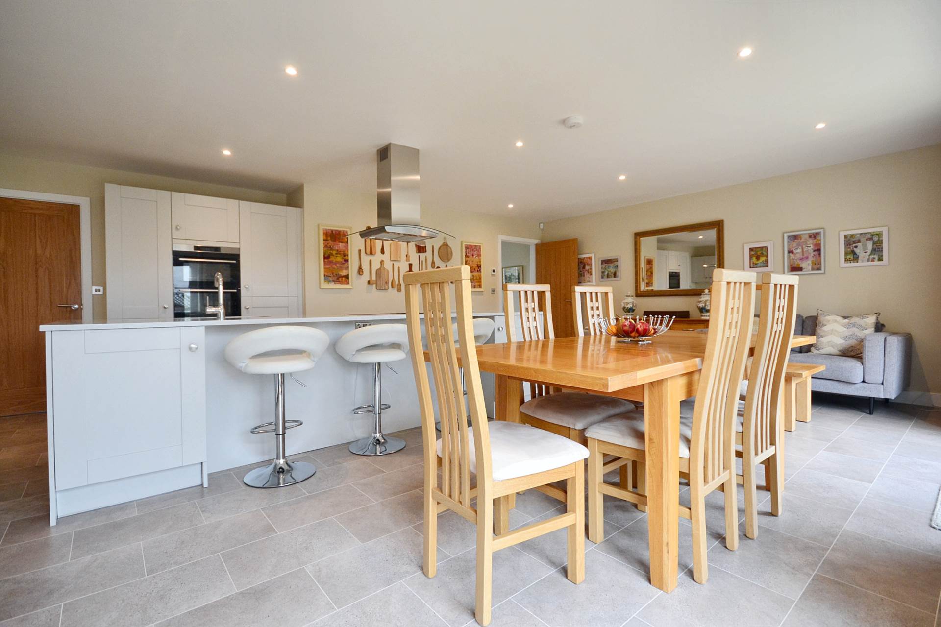 Additional Property Image 3 bedroom Detached for sale in Cheltenham 12