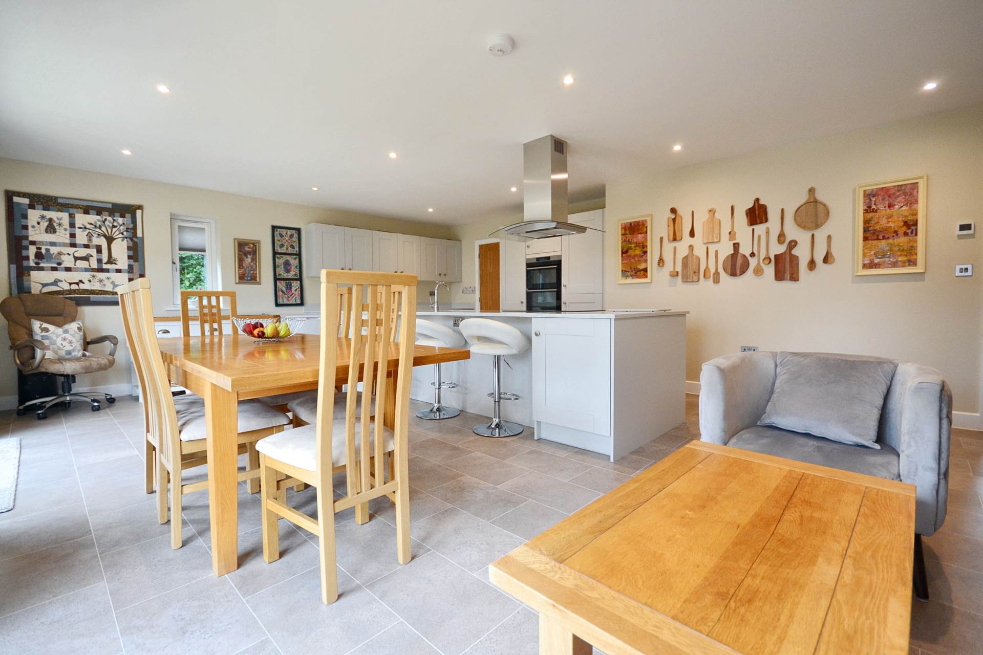Additional Property Image 3 bedroom Detached for sale in Cheltenham 13