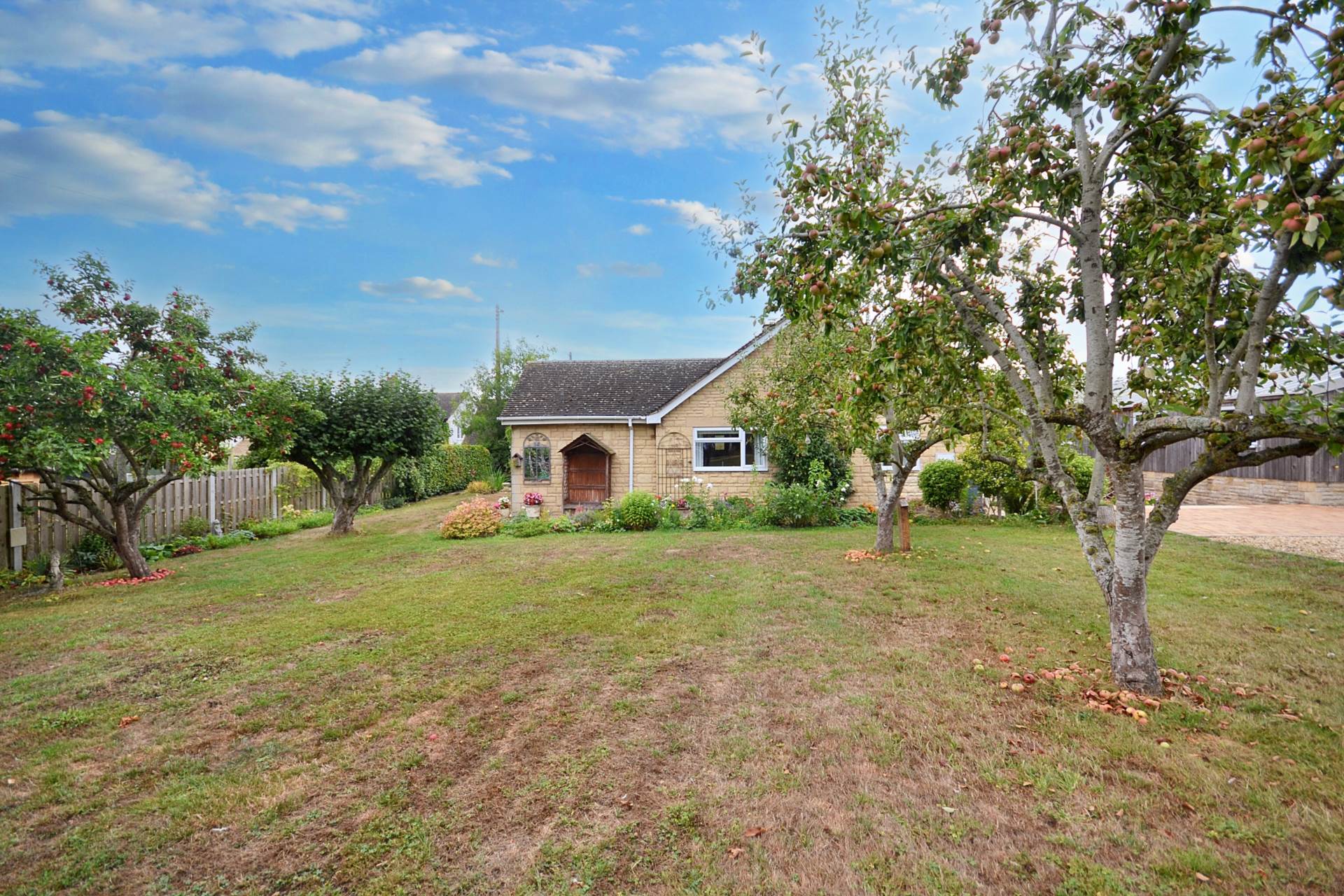 Additional Property Image 3 bedroom Detached for sale in Cheltenham 29