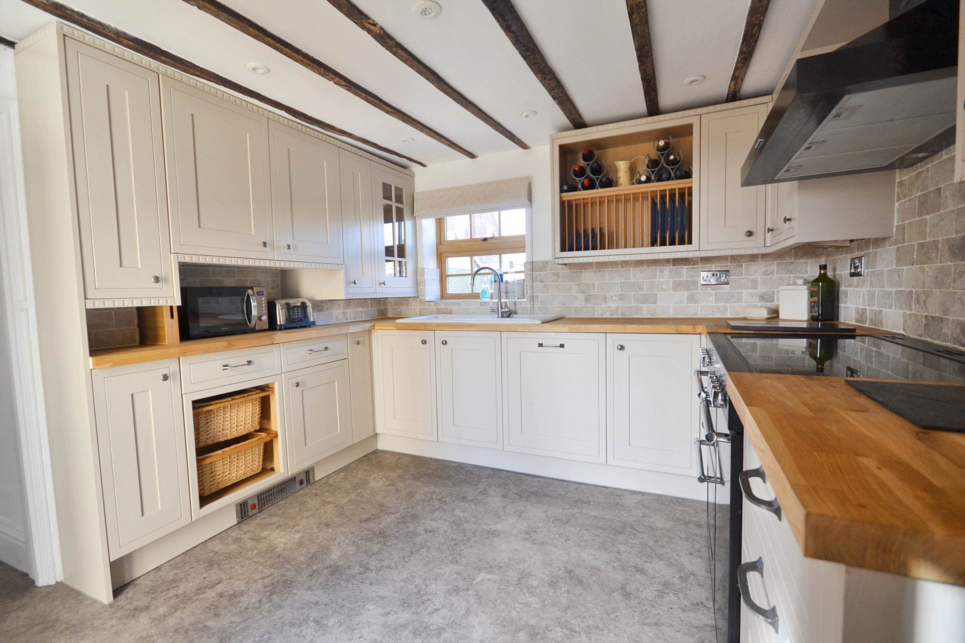 Additional Property Image 3 bedroom Detached for sale in Tewkesbury 9