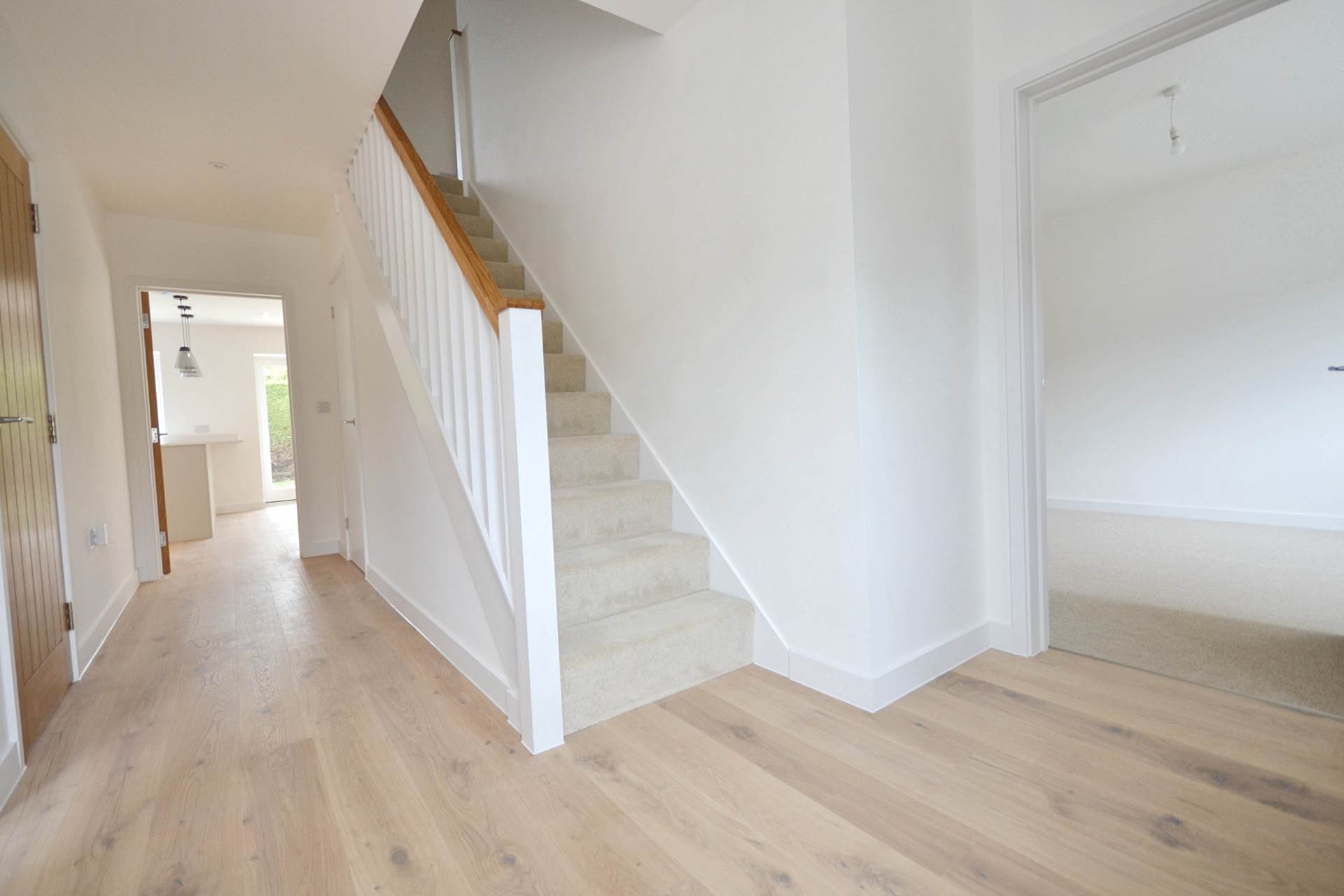 Additional Property Image 4 bedroom Detached for sale in Tewkesbury 3