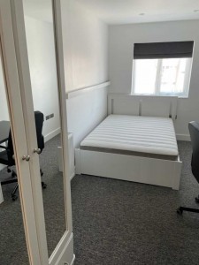 6 bedroom Terraced to rent in Manchester