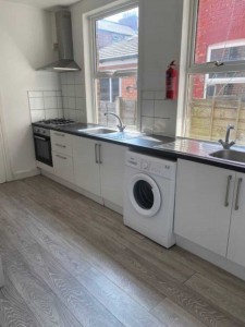 6 bedroom Terraced to rent in Manchester