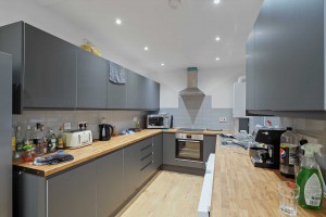 5 bedroom Terraced to rent in Manchester
