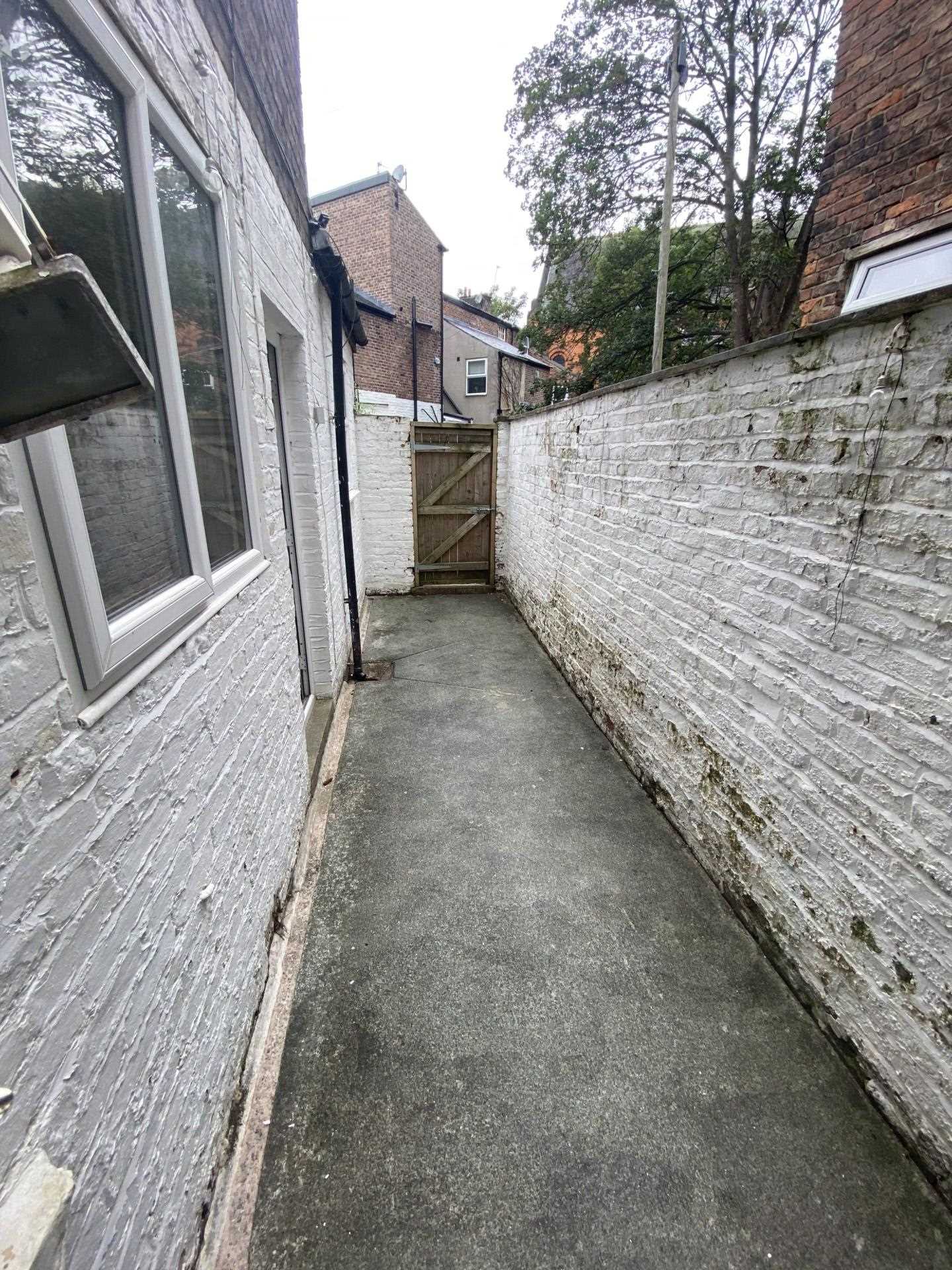 Additional Property Image 6 bedroom House to rent in Manchester 19