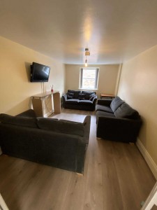 7 bedroom Flat to rent in Manchester