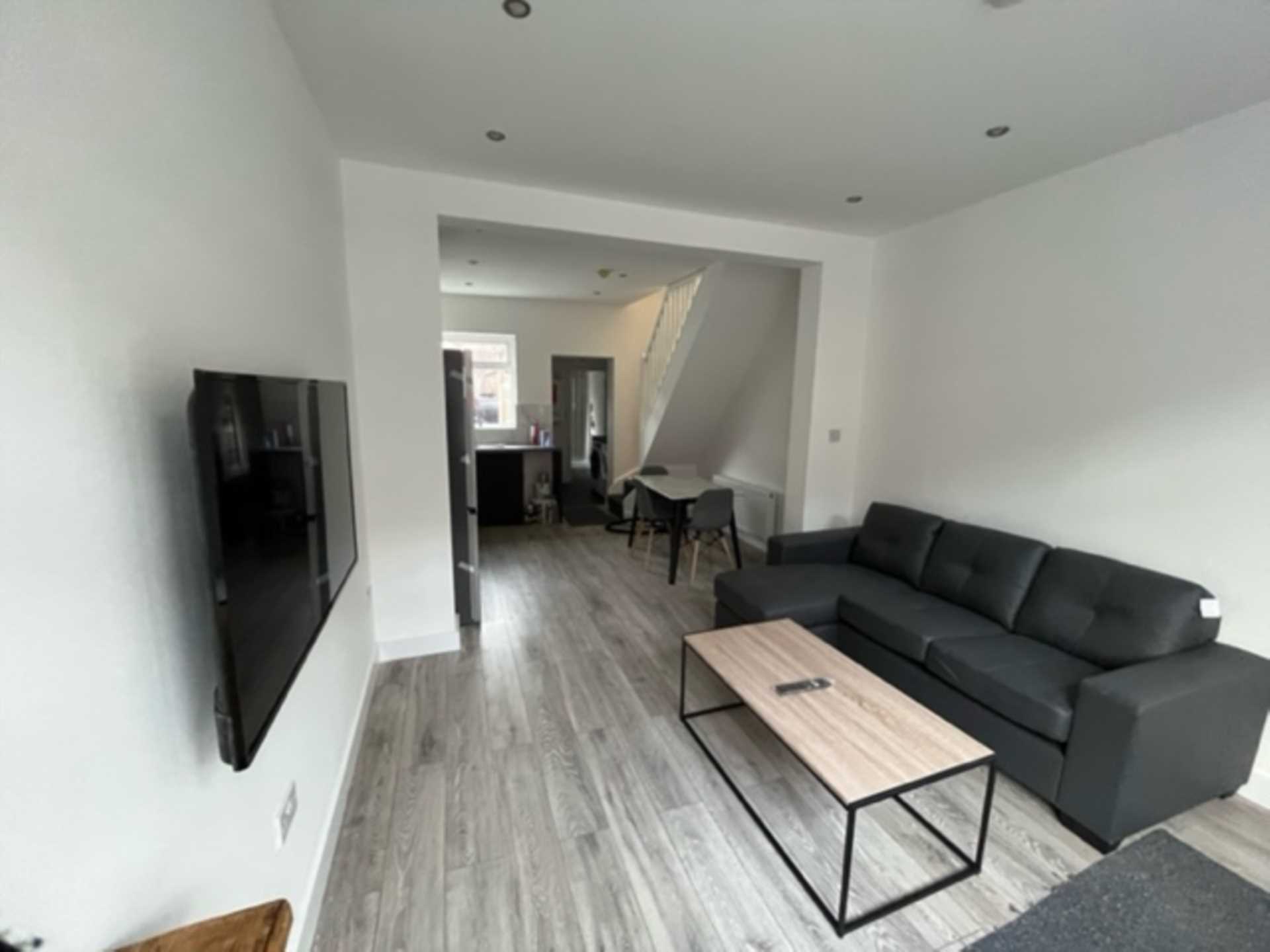 Additional Property Image 2 bedroom Terraced to rent in Manchester 2