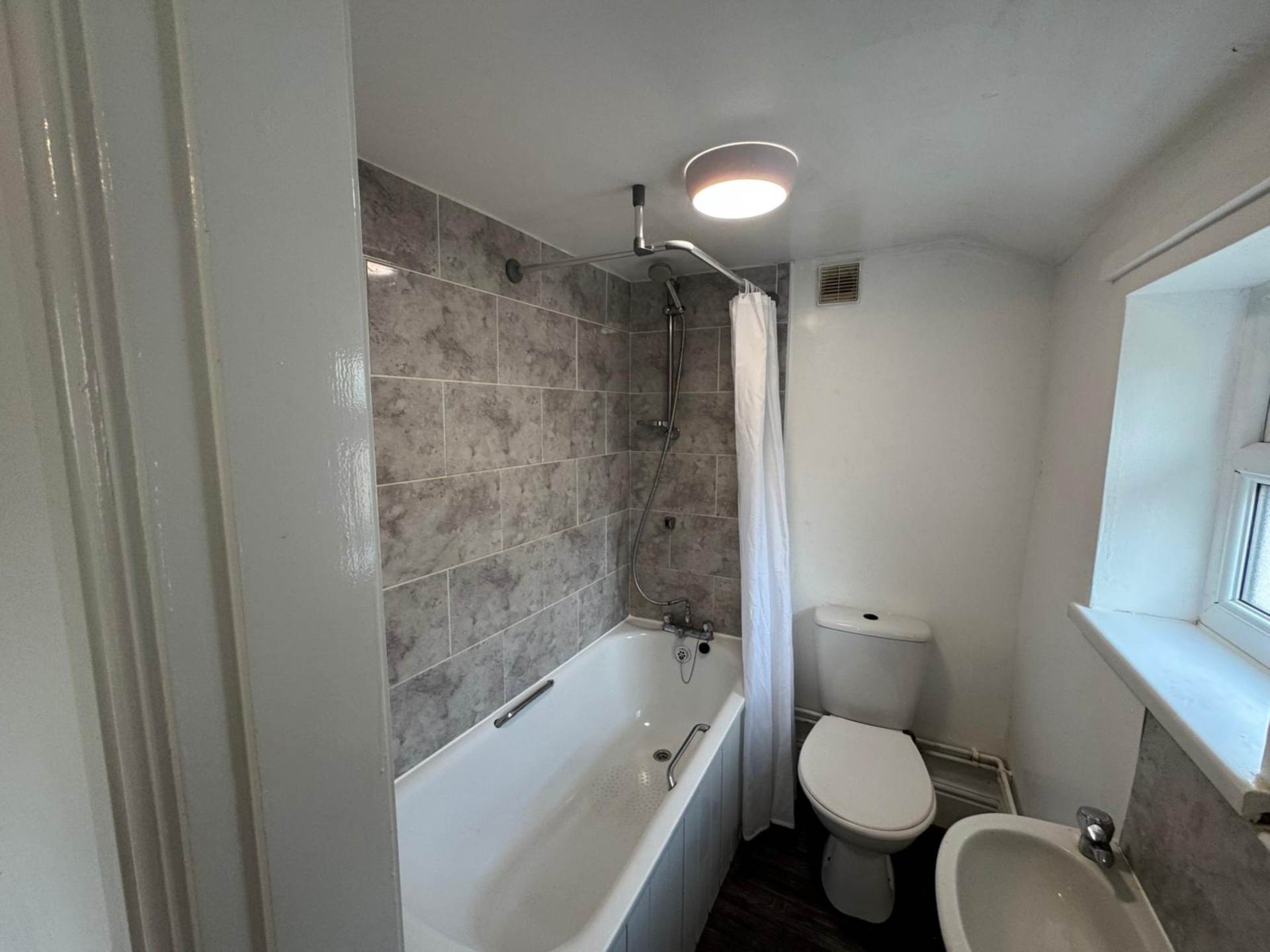 Additional Property Image 2 bedroom End of Terrace to rent in Grimsby 11