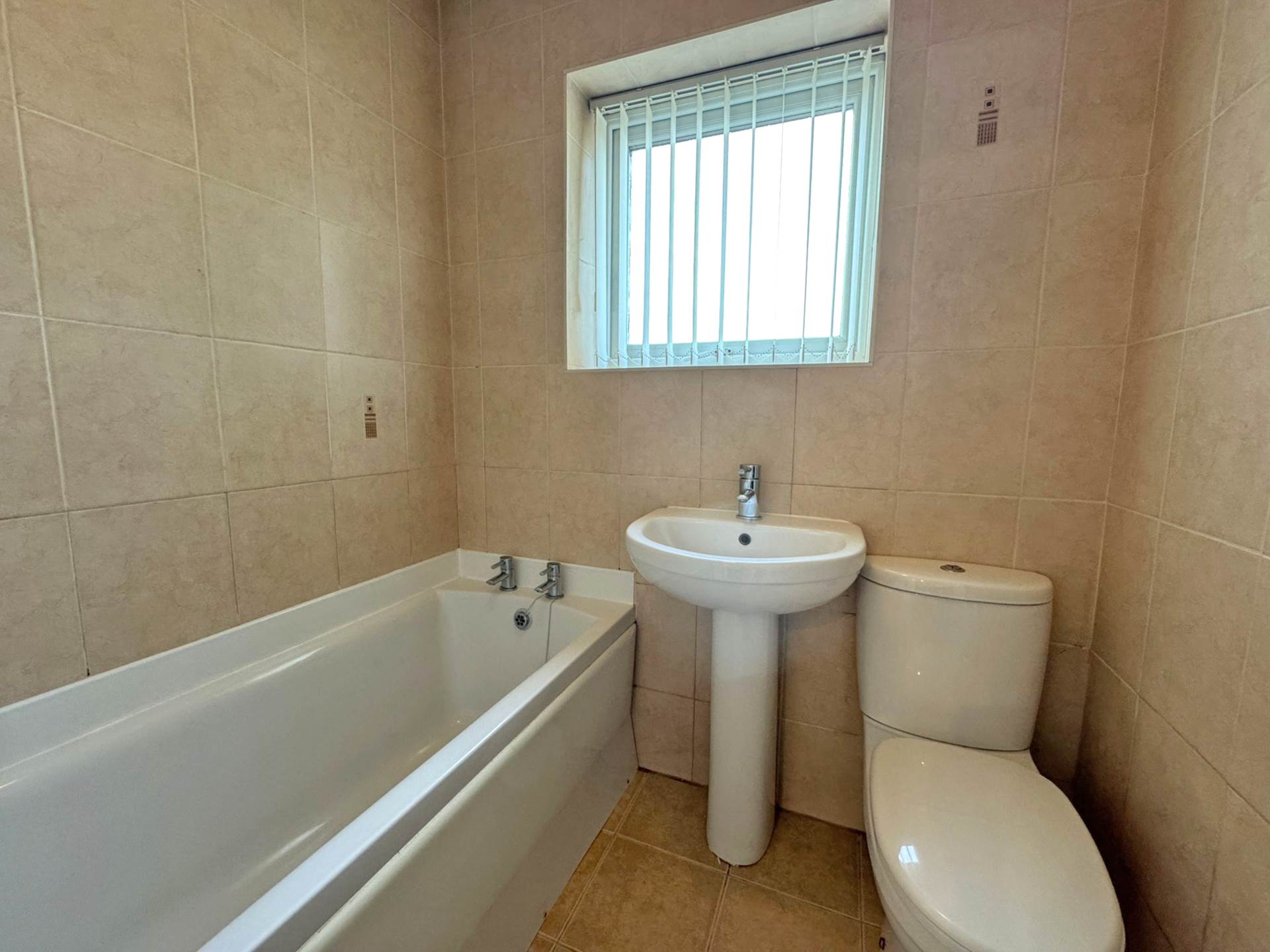 Additional Property Image 2 bedroom Terraced to rent in Oldham 11