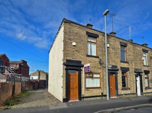 2 bedroom Terraced to rent in Oldham
