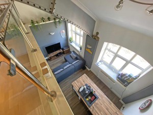 2 bedroom Flat for sale in Oldham