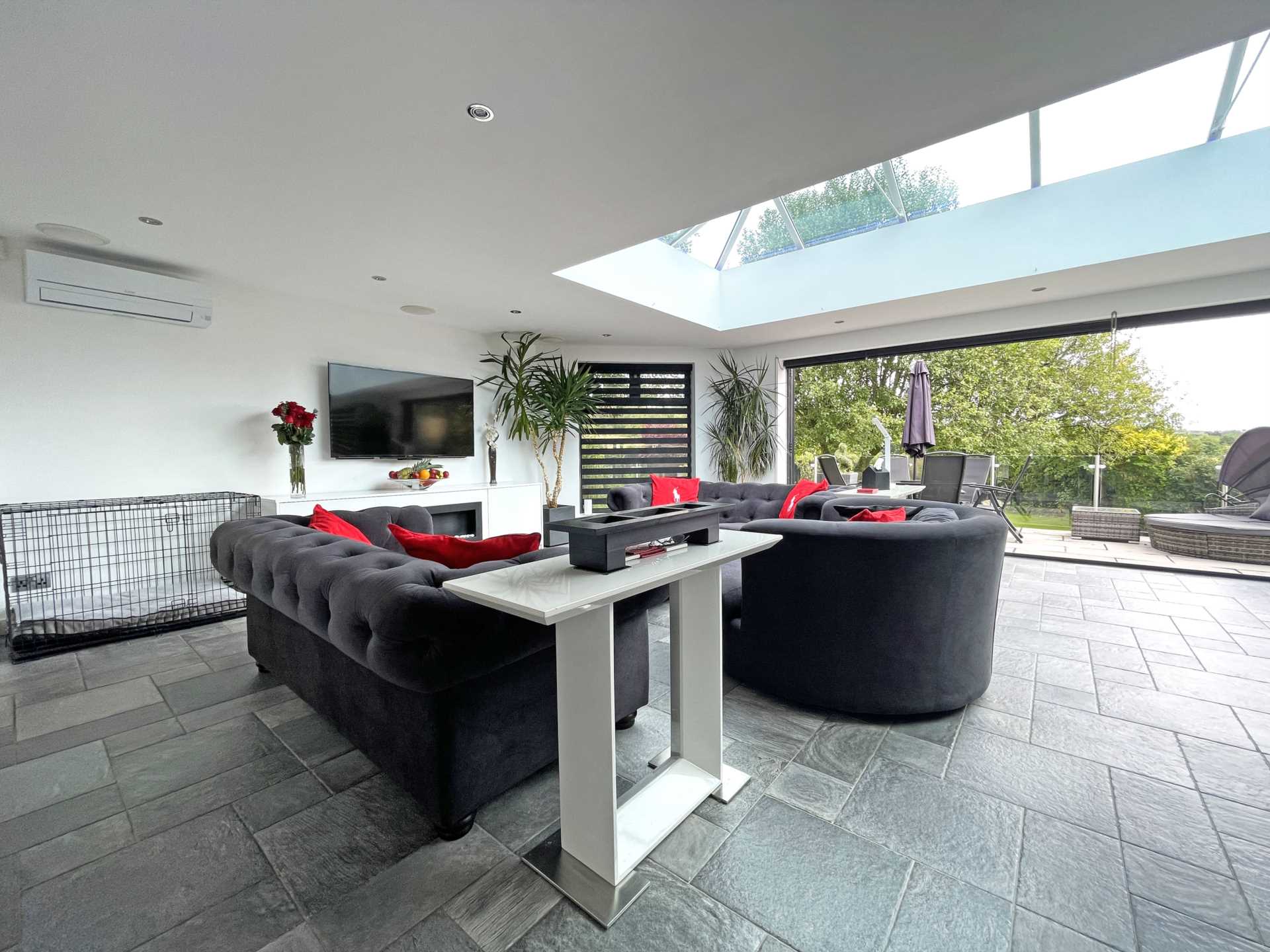 Additional Property Image 4 bedroom Detached for sale in Oldham 3