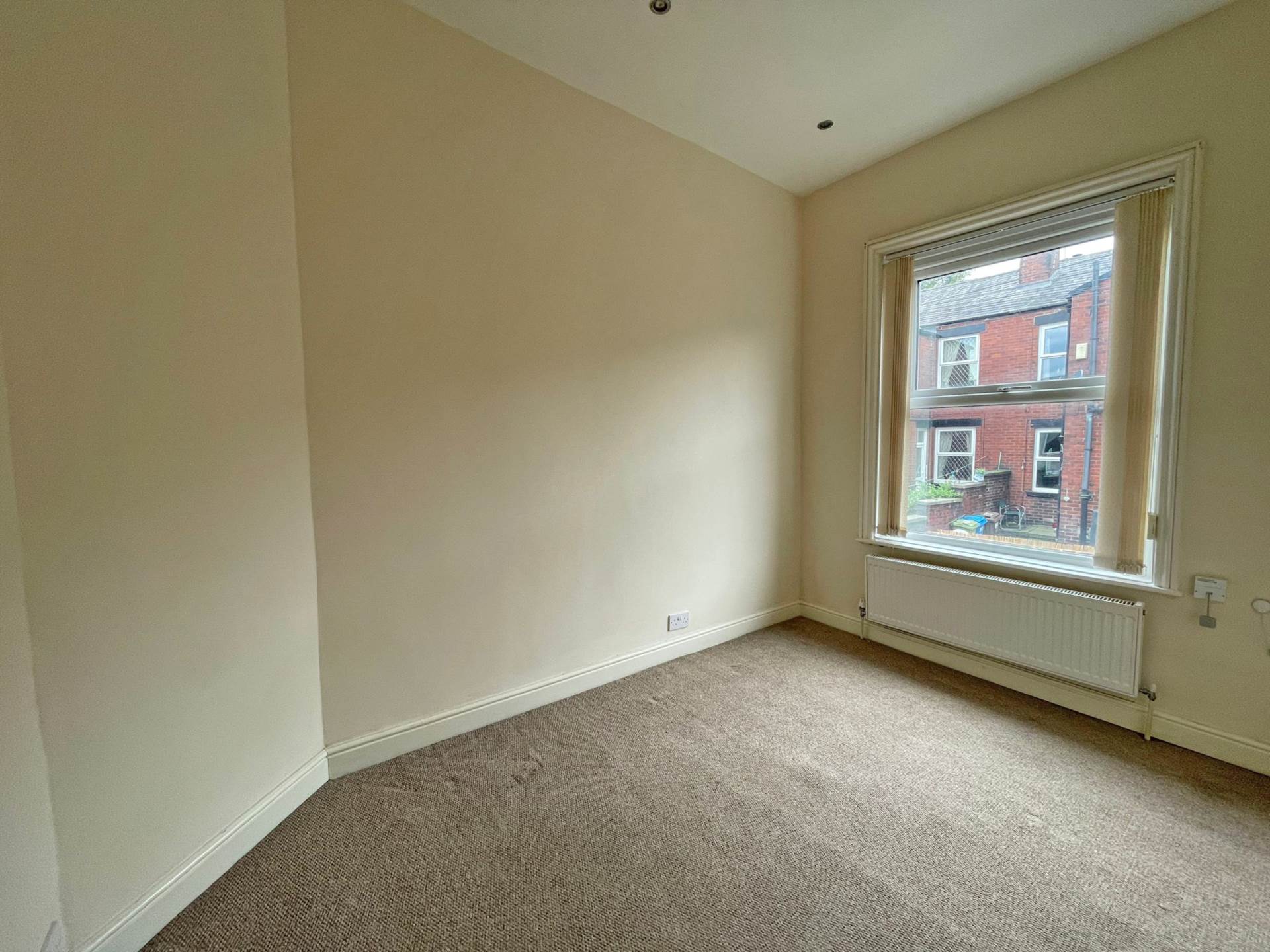 Additional Property Image 2 bedroom Terraced to rent in Oldham 8