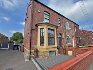 2 bedroom Duplex to rent in Oldham