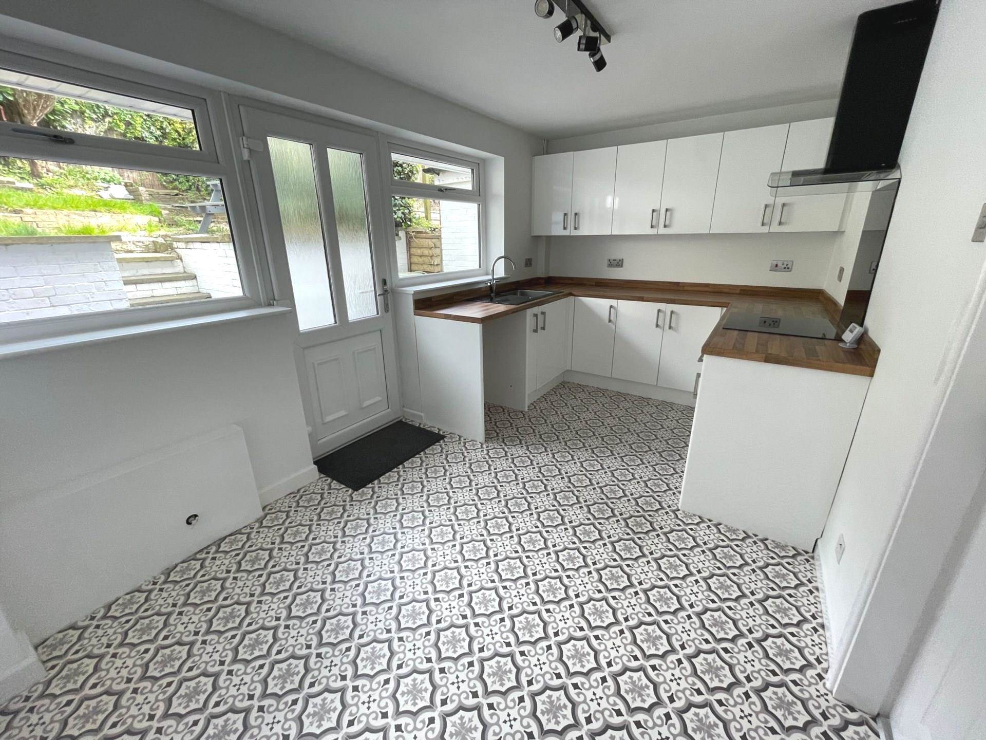 Additional Property Image 3 bedroom Semi Detached to rent in Oldham 4