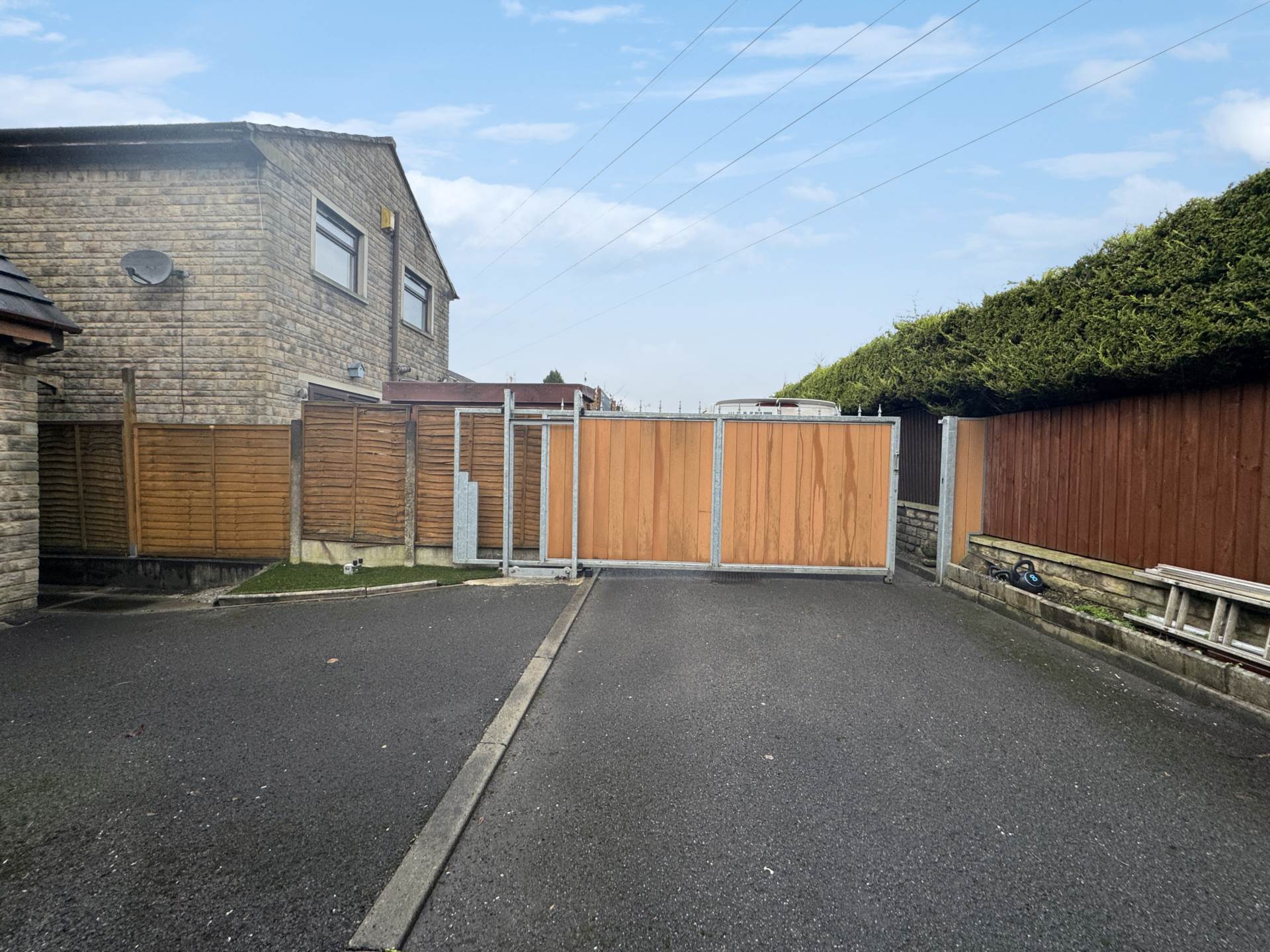 Additional Property Image 4 bedroom Detached for sale in Oldham 30