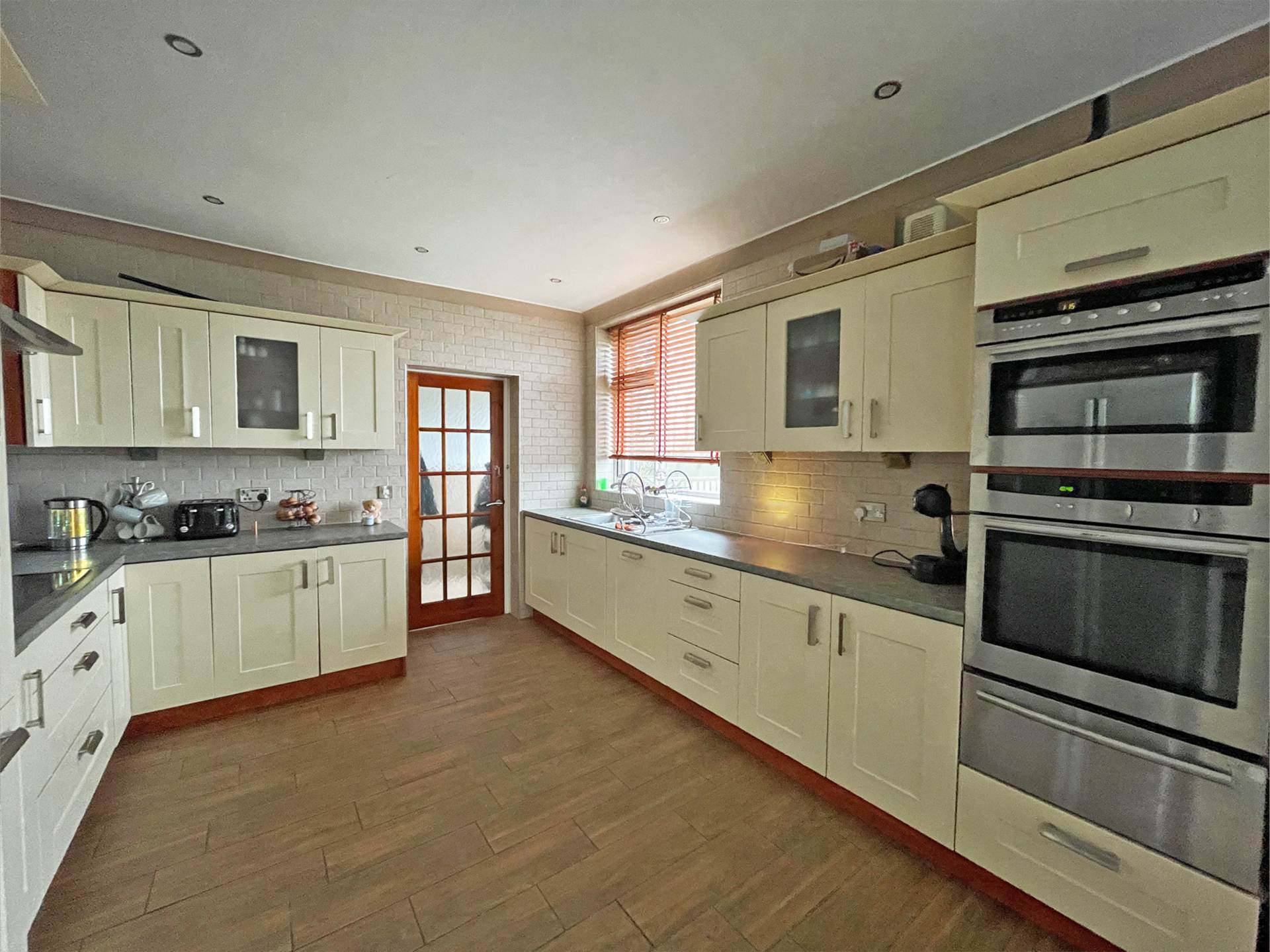 Additional Property Image 3 bedroom Semi Detached for sale in Oldham 9