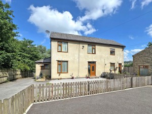 3 bedroom Semi Detached for sale in Oldham