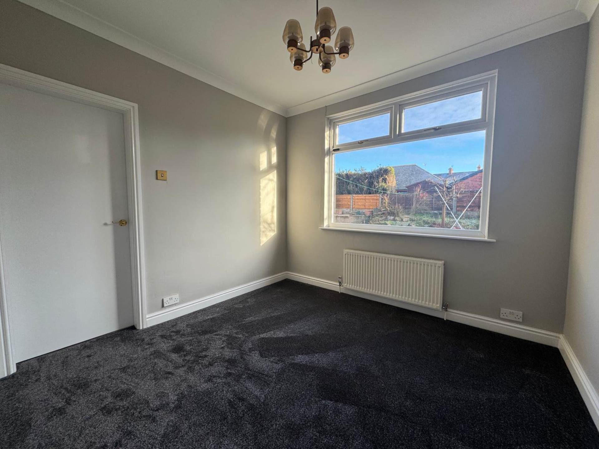 Additional Property Image 2 bedroom Detached Bungalow to rent in Oldham 5