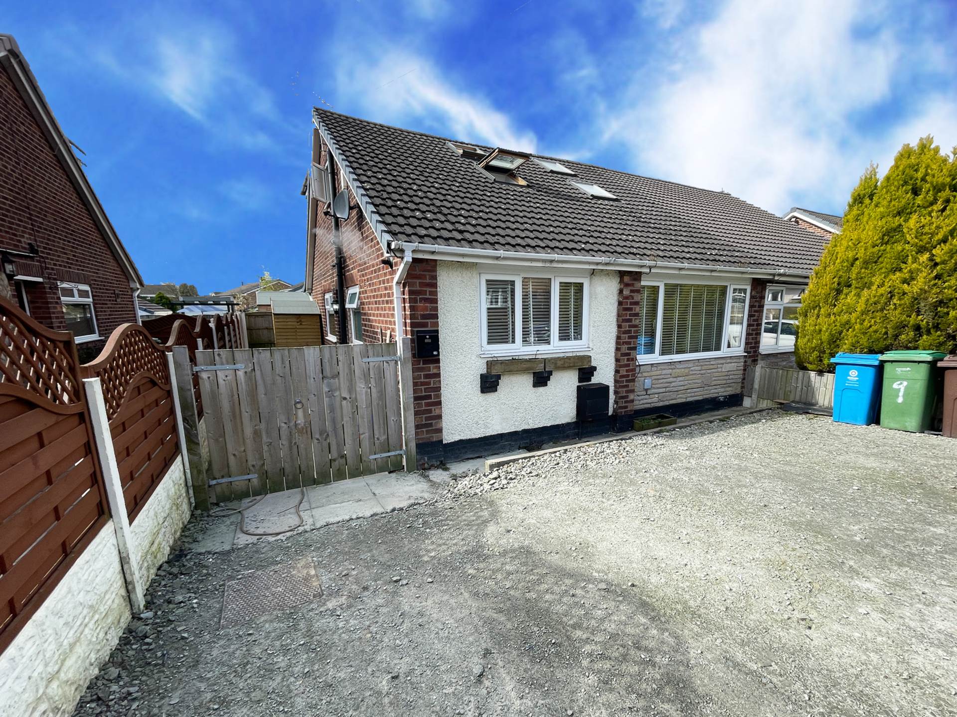 4 bedroom Semi Detached Bungalow for sale in Oldham