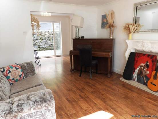 Additional Property Image 6 bedroom Detached for sale in Oldham 3