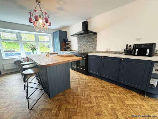 Additional Property Image 6 bedroom Detached for sale in Oldham 6