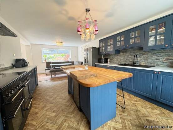 Additional Property Image 6 bedroom Detached for sale in Oldham 15