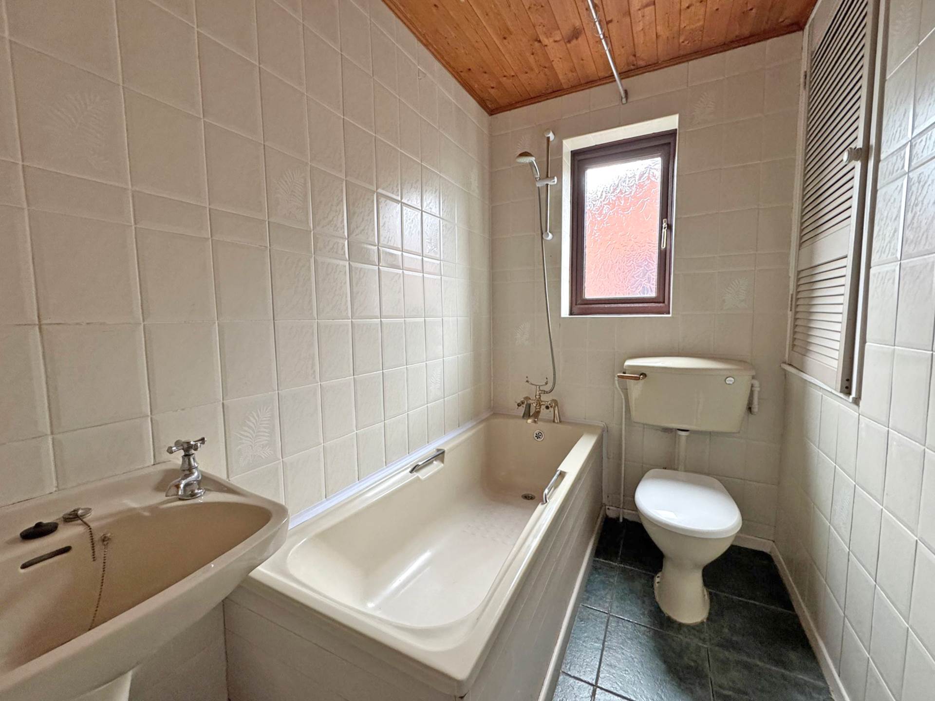 Additional Property Image 2 bedroom Semi Detached to rent in Oldham 9