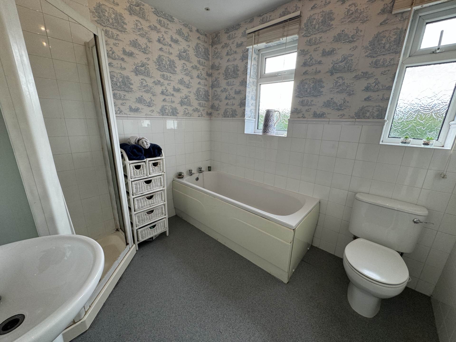 Additional Property Image 4 bedroom Semi Detached for sale in Oldham 8