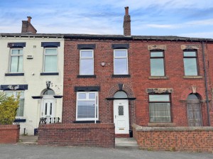 2 bedroom Terraced to rent in Oldham