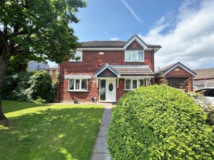 3 bedroom Detached for sale in Oldham