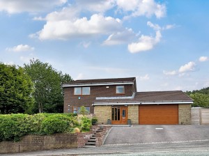 4 bedroom Detached for sale in Oldham