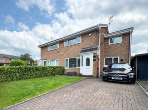 3 bedroom Semi Detached for sale in Oldham