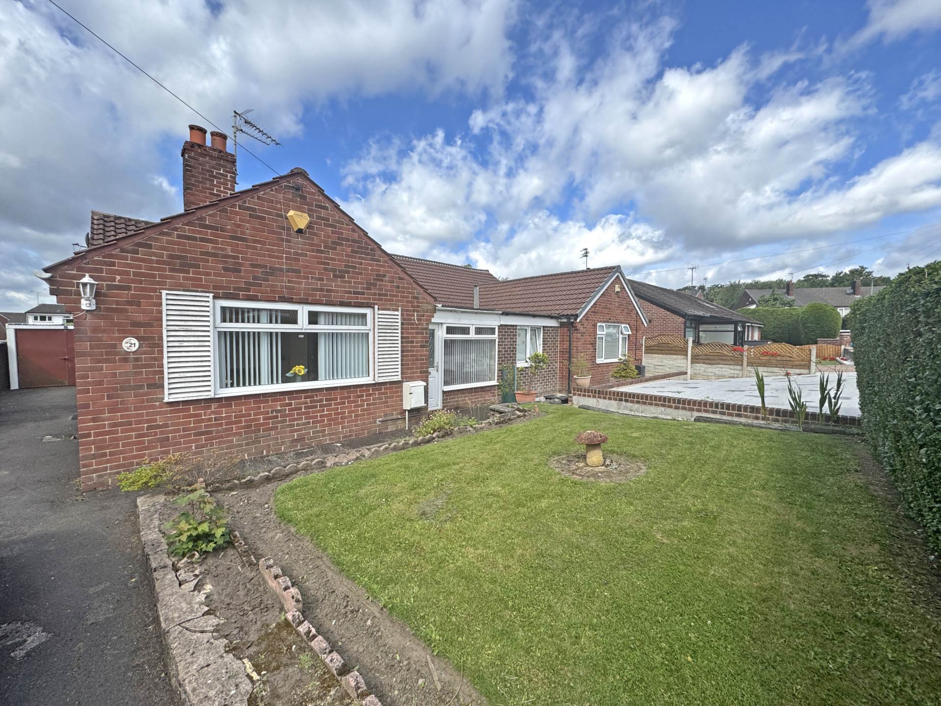 3 bedroom Semi Detached Bungalow for sale in Oldham