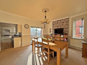 3 bedroom End of Terrace for sale in Oldham