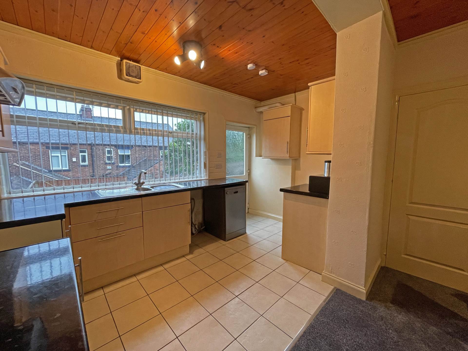 Additional Property Image 2 bedroom Terraced to rent in Oldham 9