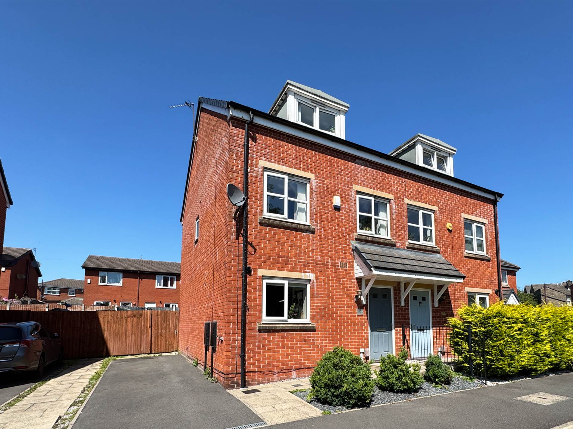 3 bedroom Semi Detached for sale in Oldham