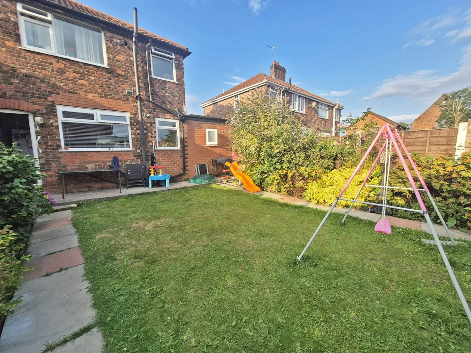 Additional Property Image 4 bedroom Semi Detached for sale in Manchester 14