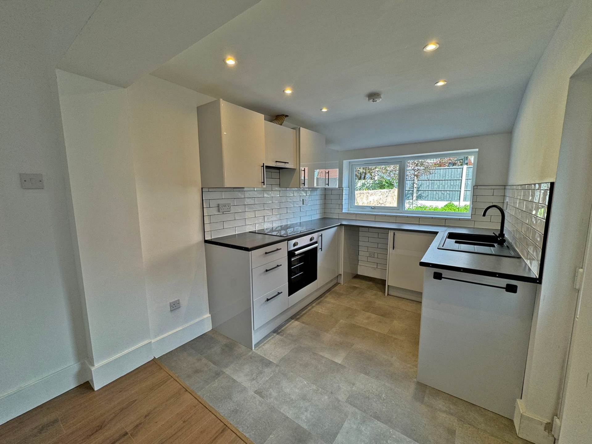 Additional Property Image 2 bedroom Terraced to rent in Oldham 6