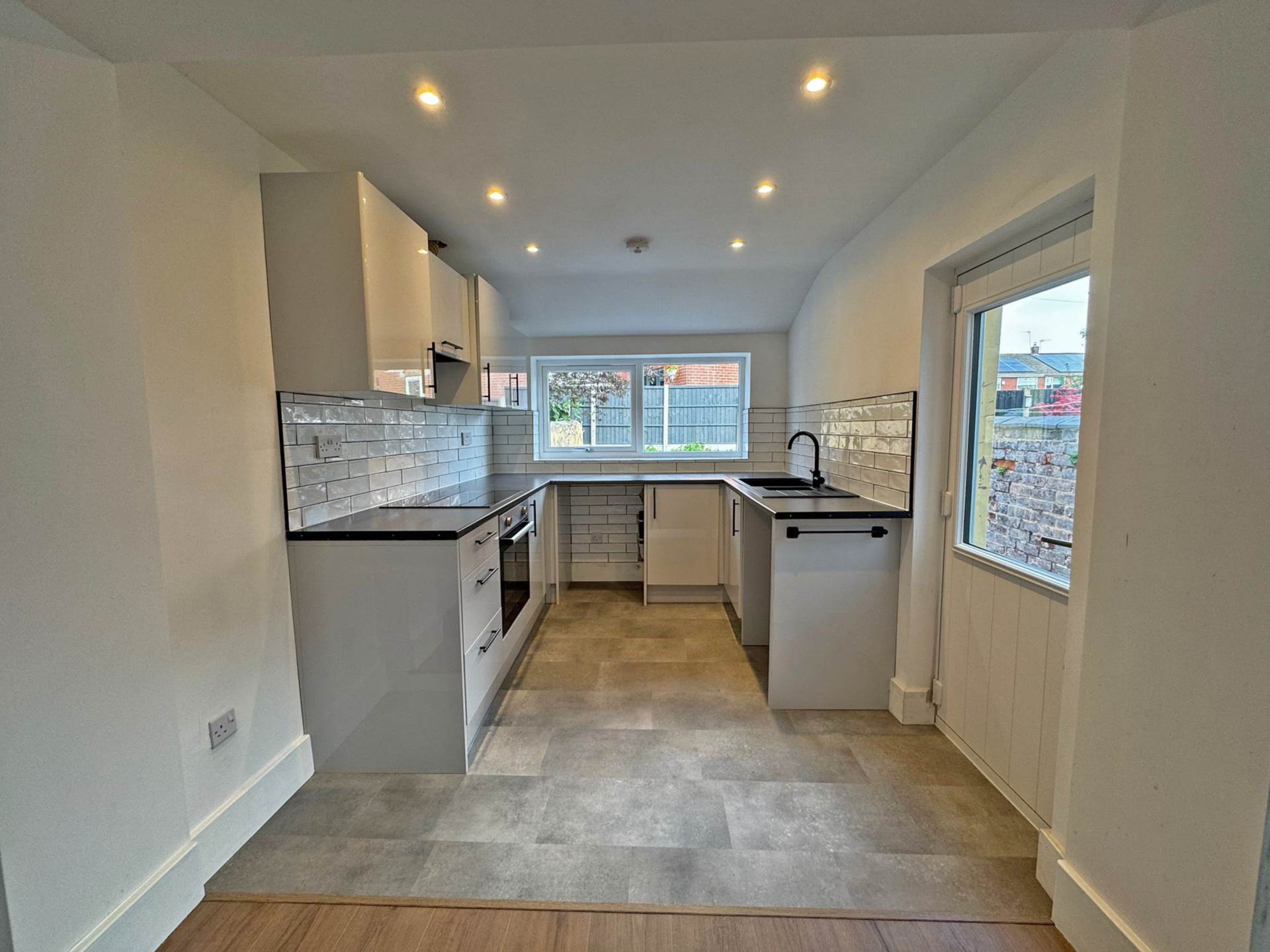Additional Property Image 2 bedroom Terraced to rent in Oldham 8