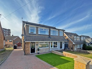 3 bedroom Semi Detached for sale in Oldham