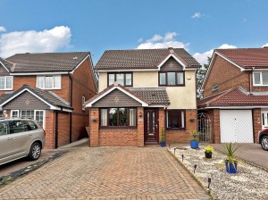 3 bedroom Detached for sale in Royton