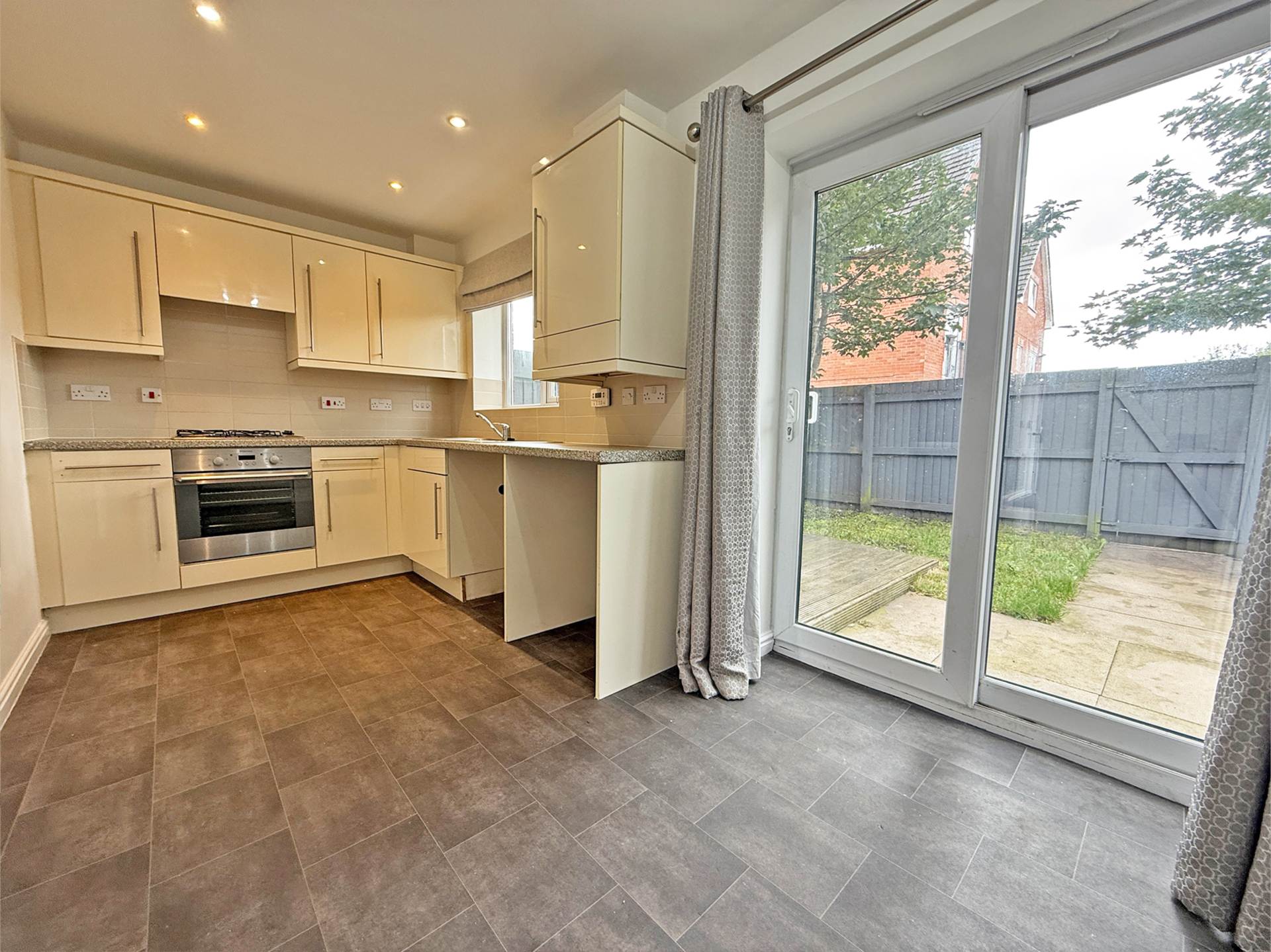 Additional Property Image 3 bedroom End of Terrace for sale in Oldham 4