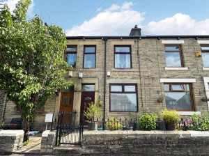 3 bedroom Terraced for sale in Oldham